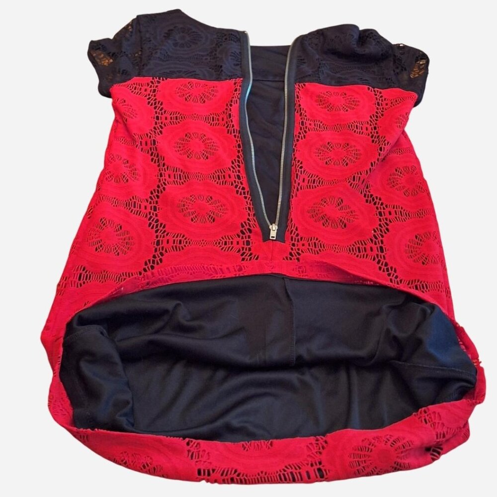Women's size 14 dress, midi, short sleeves, red and black daisy lace. - Picture 4 of 7